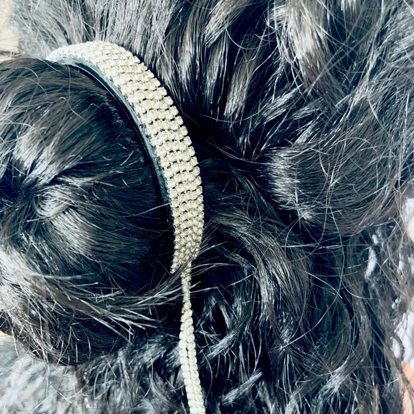 💎3/$35💎 Very Pretty Rhinestone Hair/Bun Clip for Daily Wear or Events - Picture 3 of 9